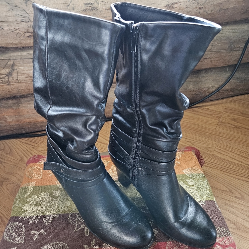Maurices | Vienna Black Heeled Boots |Stud Strap | Size 7.5 